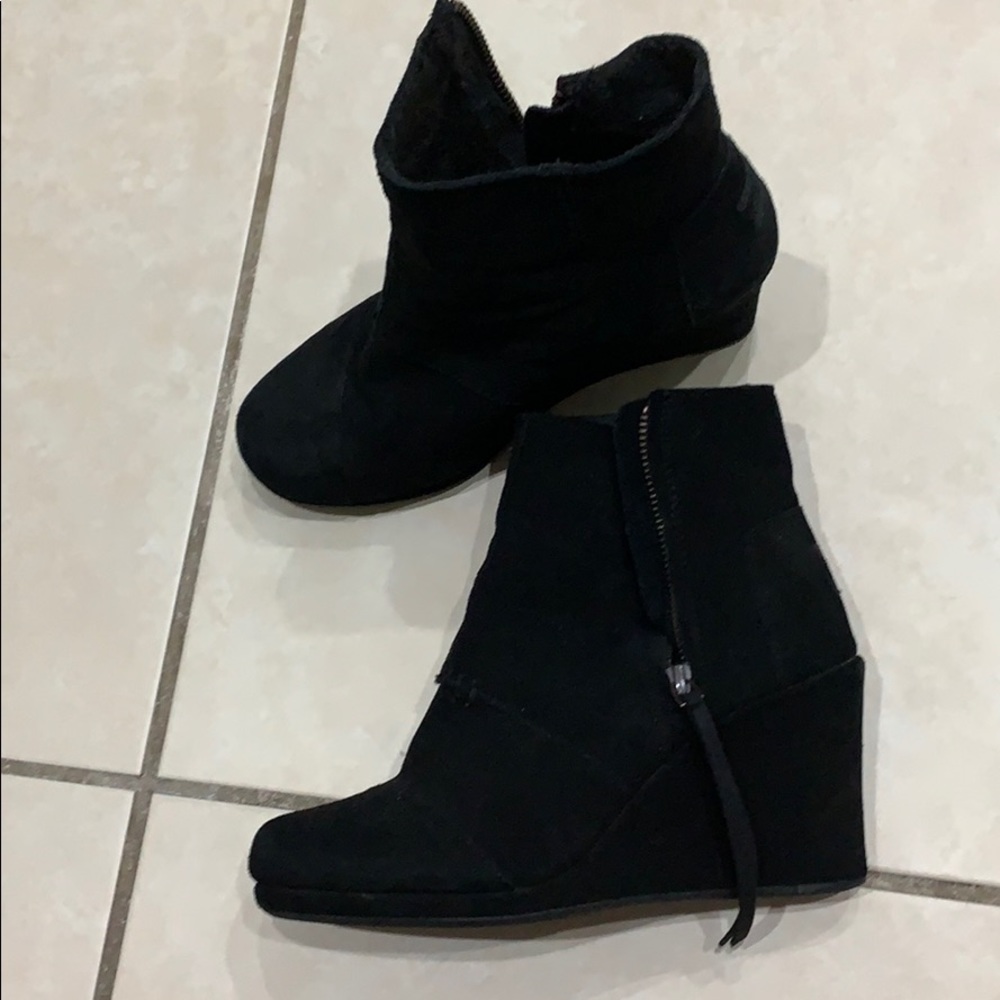 Tom’s booties